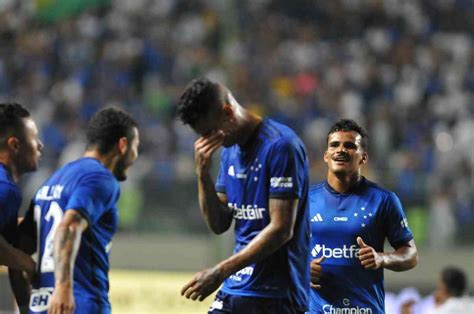 Emocionado Richard Homenageia Irm O Em Gol Pelo Cruzeiro Superesportes