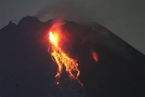 Tetap Waspada Gunung Merapi Kembali Luncurkan Lava Pijar Sebanyak 36