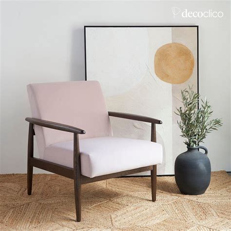 Fauteuil en frêne et velours nude Decoclico