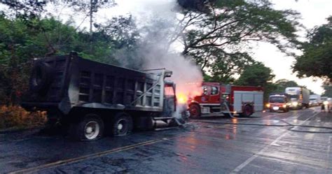 Cami N Se Incendia Tras Accidente Sobre La Carretera Litoral Noticias