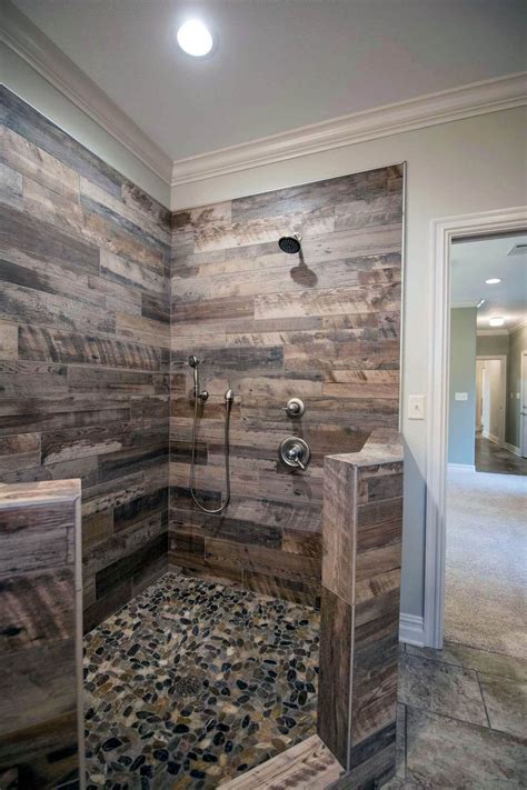 Reclaimed Wood Look Surround 29 Beautiful Small Bathroom Renovation