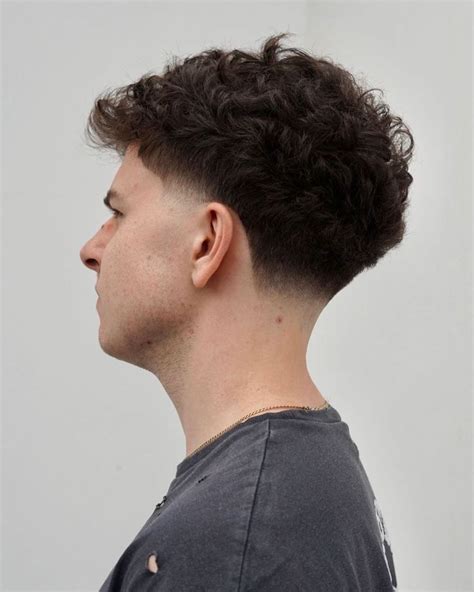 Pin de Criss PerSa em Taper fade Aparência de cabelo Barba e cabelo