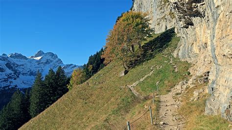 Nun Geht Es Alles Dem Felsen Entlang In Richtung Hikr Org