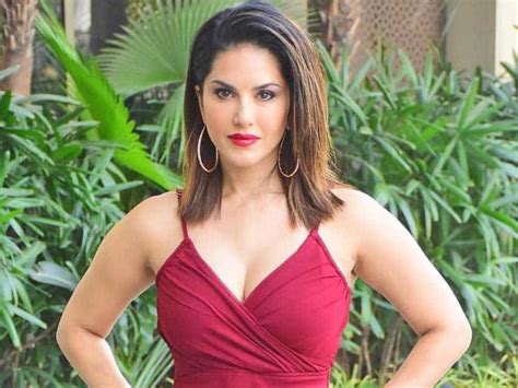 Shocking Semi Nude Pic Of Sunny Leone Goes Viral On Karnataka Govt Exam Card Lokmattimes