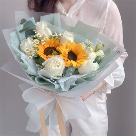 Sunflower Roses Bouquet Lartiste Kl Florist