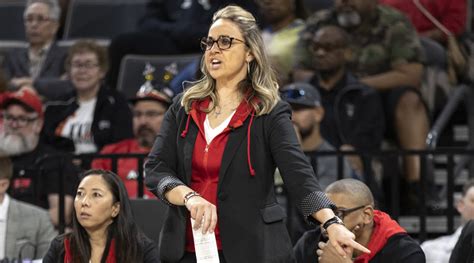 Aces Becky Hammon Named Wnba Coach Of The Year Trendradars