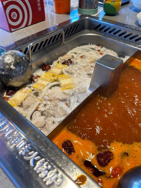 HaiDiLao Hotpot - Mag Mei Adventures