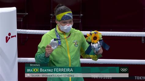 V Deo Bia Ferreira Recebe A Medalha De Prata No Boxe Feminino