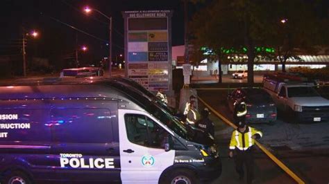 Toronto Police Officer Struck By Hit And Run Driver In Scarborough Cbc News