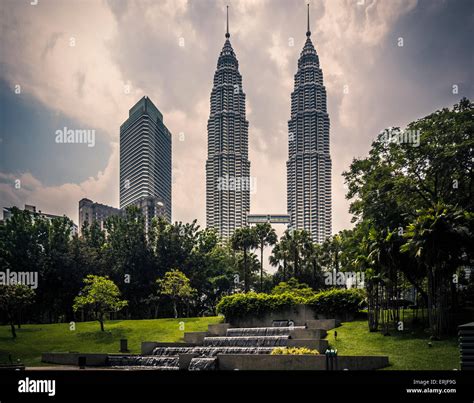 Petronas Twin Towers Kuala Lumpur Malaysia Taman Klcc Kuala Lumpur