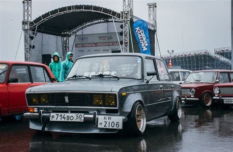 Russian youth turn the Lada into a cult. What the hell for? - Russia Beyond