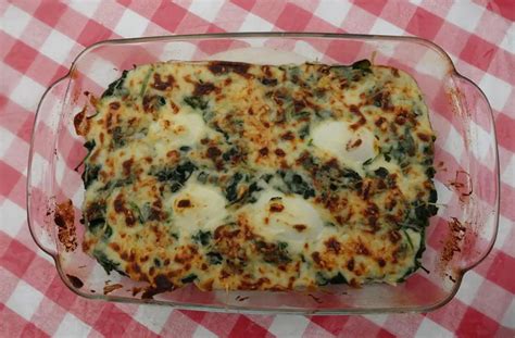 Spinach With B Chamel Sauce Gratin Hard Boiled Egg Baking In The Oven