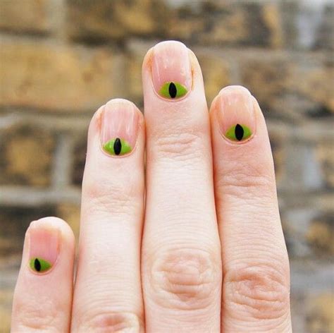 Devilishly Good Nail Art Ideas To Try This Halloween Cat Eye Nails