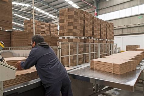 Corrugados Fuertes de México Fabricación de cajas láminas y empaques