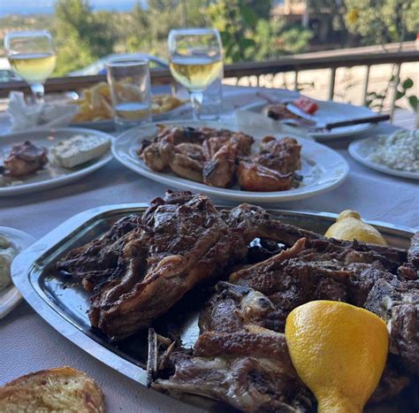 Greek salary for expats: Best tips to live a fun life | Job Squad