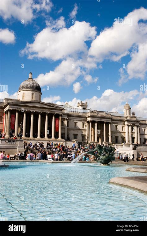 Fountain National Gallery Hi Res Stock Photography And Images Alamy