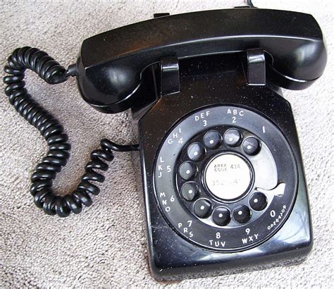 Discover The 10 Oldest Phones In History History Computer