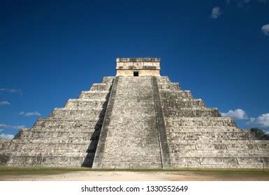 1 302 Mesoamerican Step Pyramid Images Stock Photos Vectors