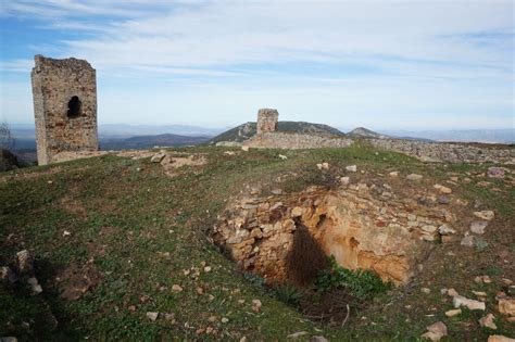 Desde El Castillo De Santa Eufemia Las Ruinas Con Mejores Vistas De La