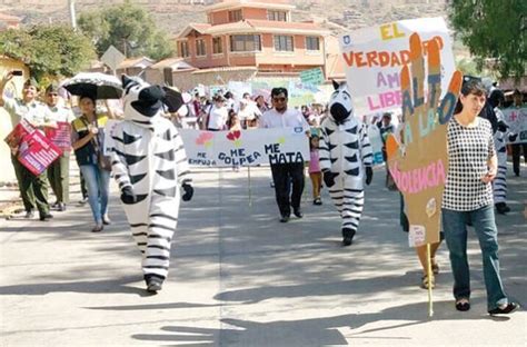 Marchan Contra La Violencia En Pacata