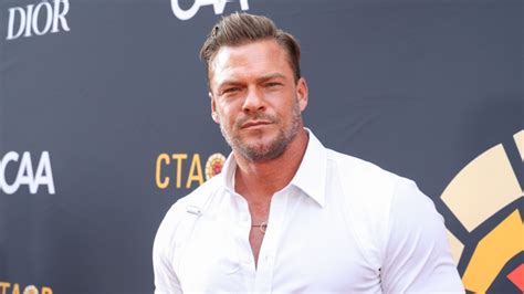 Alan Ritchson Age Height Net Worth Biography Makeeover