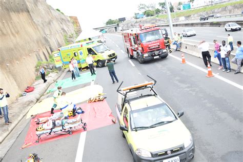 Veja imagens da simulação de acidente na Rodovia Dom Pedro em Campinas