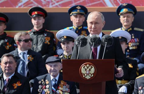 プーチン氏、ウクライナ戦争の勝利を約束－軍事パレード大幅縮小 Bloomberg