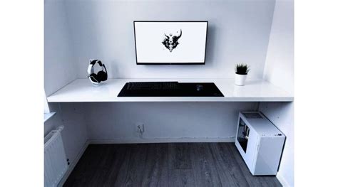 The 40 Best White Gaming Setups 2021 (Minimal, Retro, Anime)