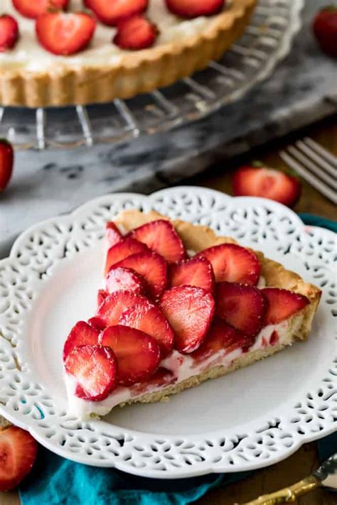 Strawberry Tart | The Recipe Critic