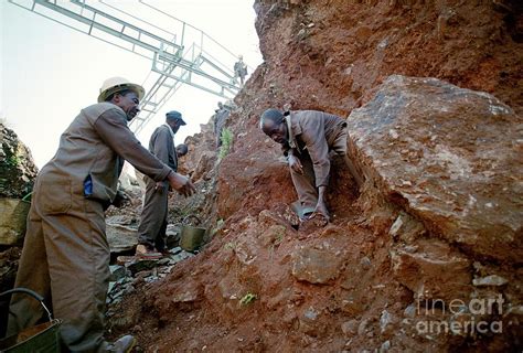 Archaeological Excavation Photograph by John Reader/science Photo Library