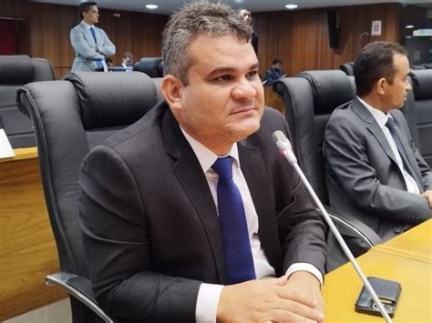 Indicação do deputado Júnior França cobra uso do método Braile por