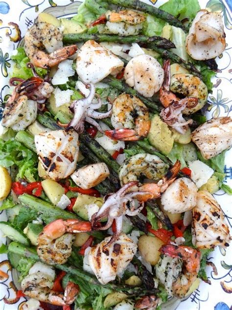 Scrumpdillyicious: Grilled Seafood Salad