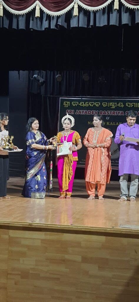 1st Position In National Level Dance Competition Shakuntala Vidyalaya