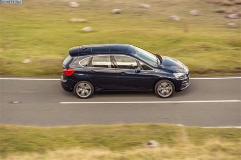 Bmw 2er Active Tourer Neue Fotos In Imperialblau Mit Luxury Line