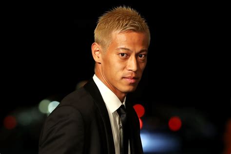 本田圭佑、10年ぶりの英雄帰還ショットを古巣公開 「お帰りなさい！」と歓迎ムード フットボールゾーン