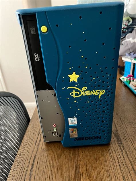 2004 Disney Dream Desk Pc Monitor And Keyboard 4725973352