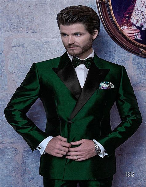 2017 Gentleman Style New Double Breasted Green Groom Tuxedos Slim Fit