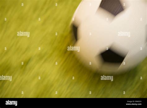 Pallone Da Calcio In Movimento Immagini E Fotografie Stock Ad Alta