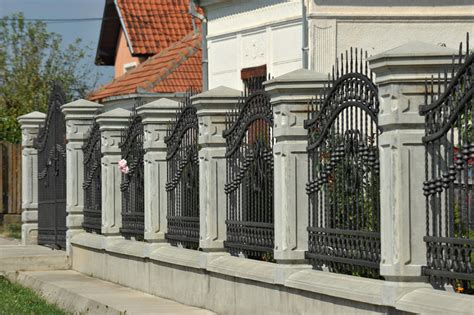 Izgubljeni Mo E Odbijaju I Betonske Kape Za Ograde Cijena Spasenje