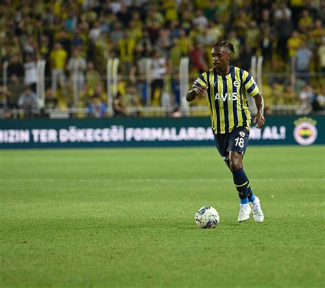 Taktik Mania on Twitter Fenerbahçe Lincoln Henrique nin sol diz ön