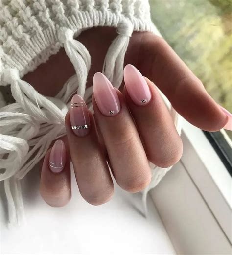 Les nude nails 2022 EN IMAGES Inspirez vous de nos 30 idées pour des