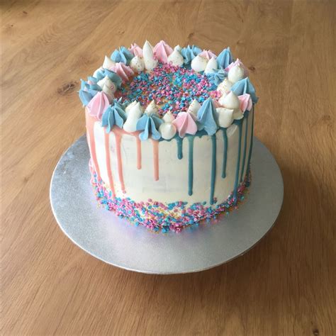 Gender Reveal Drip Cake Taart Jongen Of Meisje Cakes