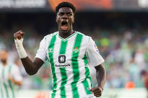 Assane Diao Extremo Izquierdo Del Real Betis Foto De