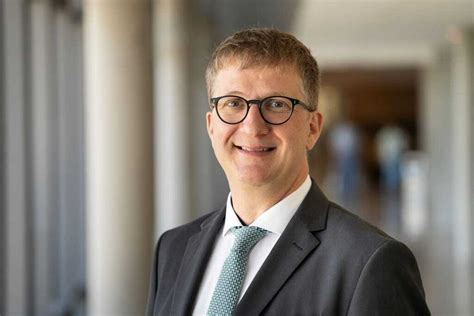 Sebastian Walther Ist Neuer Direktor Health Care Management