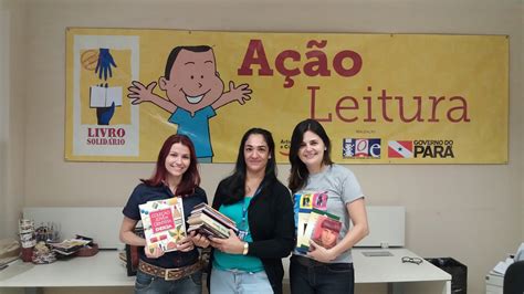 Livro SolidÁrio Secretaria De Comunicação Entrega Livros Para Imprensa