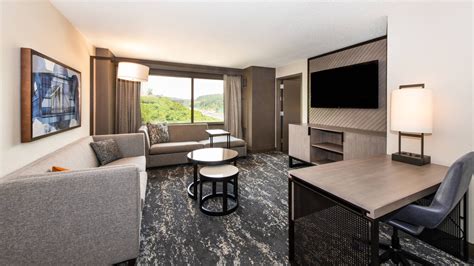 Pittsburgh Airport Hotels| Pittsburgh Airport Marriott