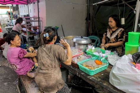 Mengintip Proses Produksi Pempek Tanggo Rajo Cindo Di Palembang