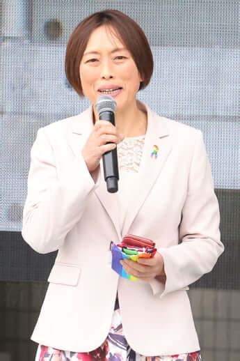 共産党「元最高幹部」が明かす「田村智子」が“初の女性党首”に抜擢された理由 過去には「拳を突き上げ“労働歌”を大熱唱」した“タムトモ”の意外な党内基盤 デイリー新潮