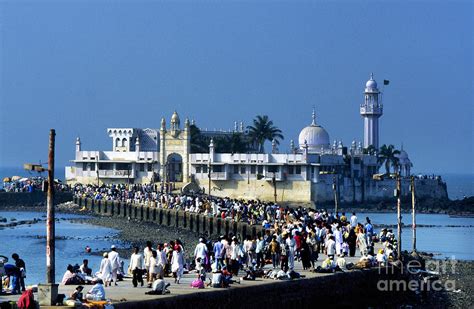 Haji Ali Dargah Mosque Photograph by Ladi Kirn