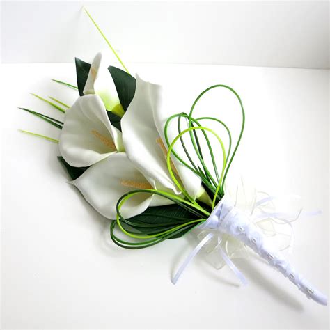 white cali lilly - Google Search Calla Lily Bridal Bouquet, Greenery ...